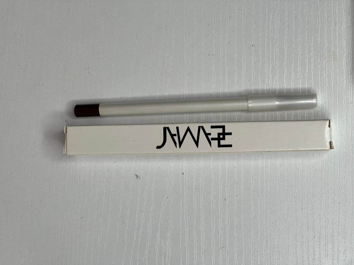 Lip liner by Eamar
