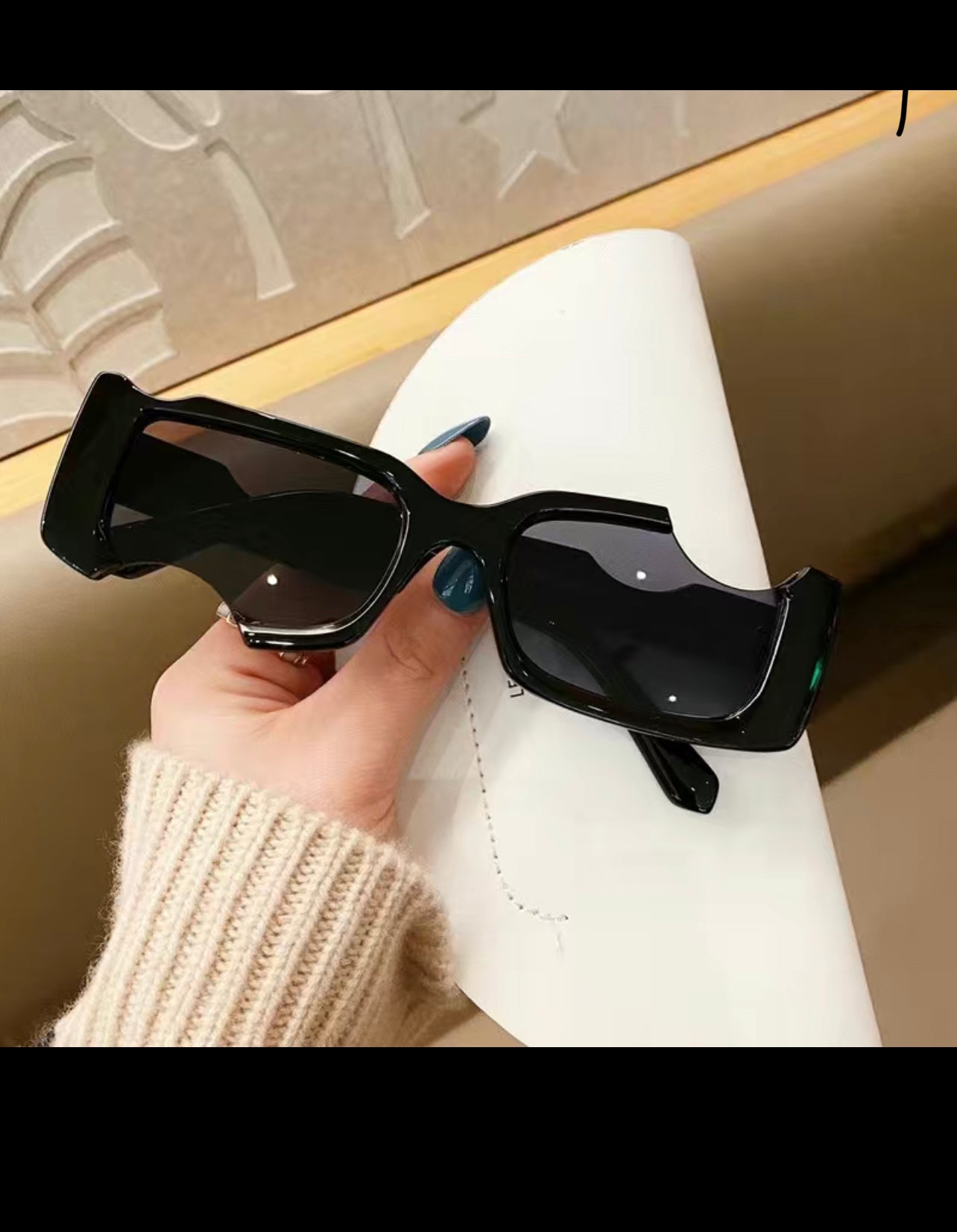 Glasses bitten