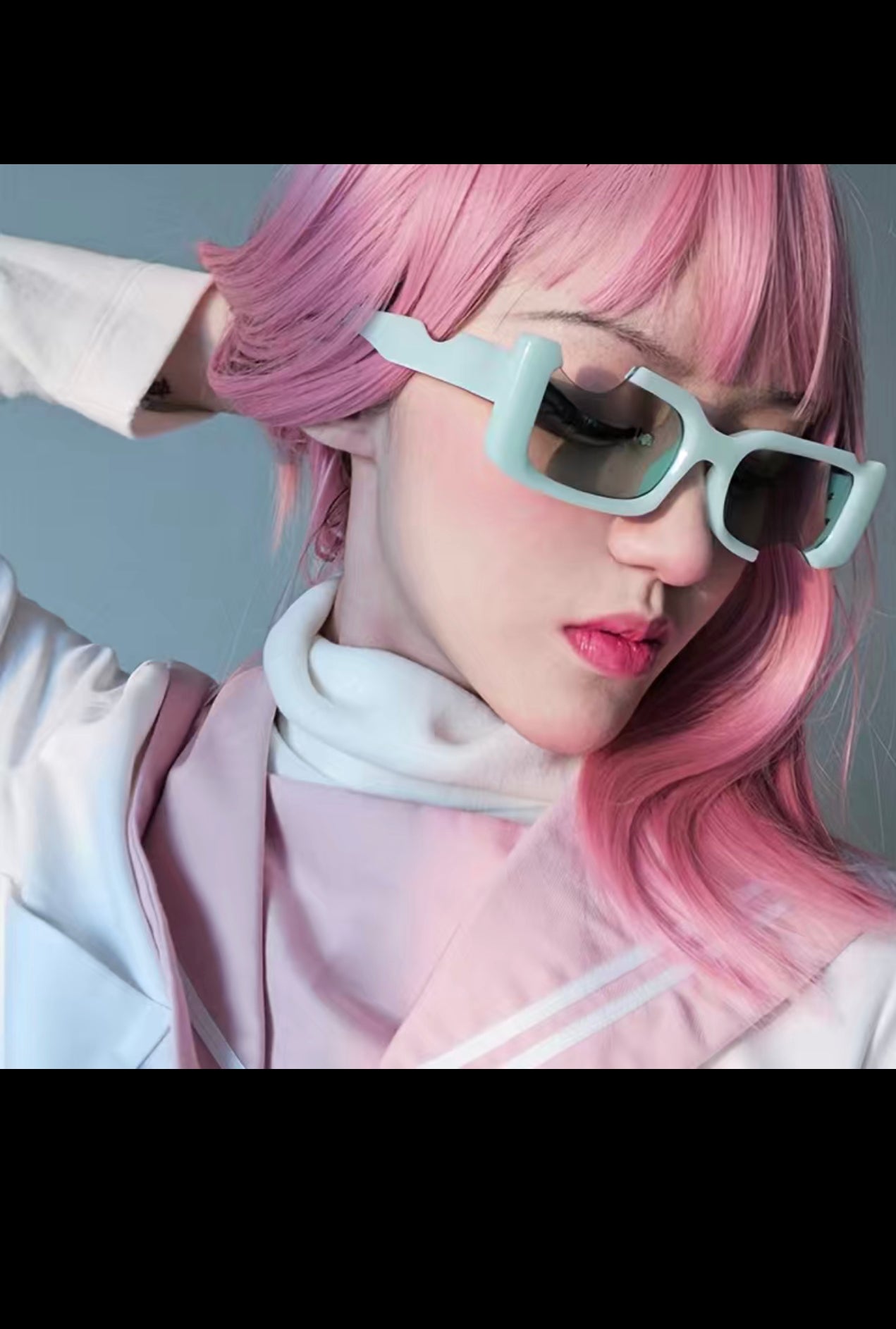 Glasses bitten