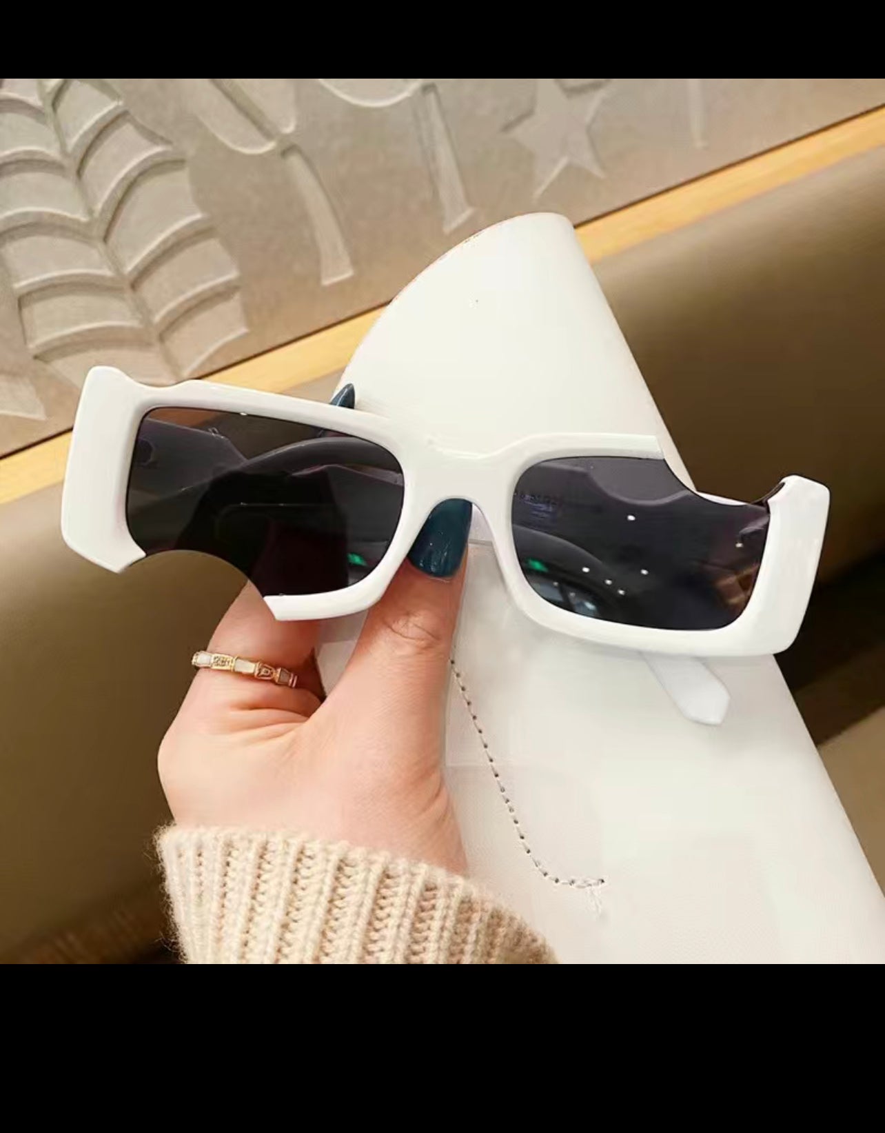 Glasses bitten