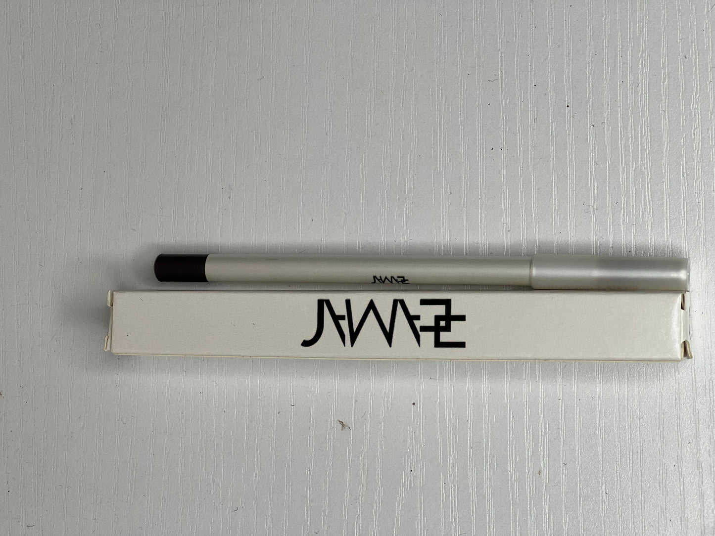 Lip liner by Eamar