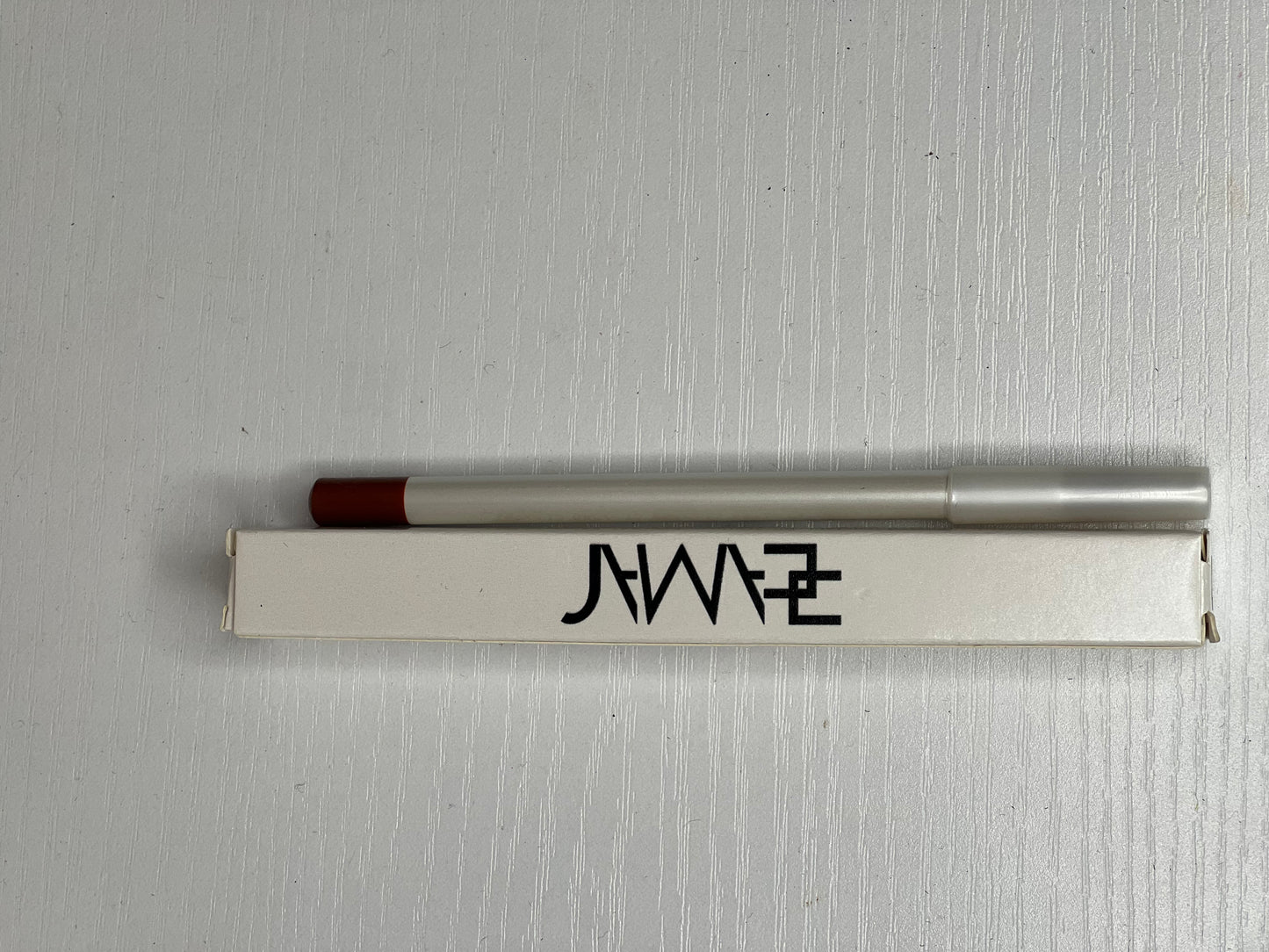 Lip liner by Eamar
