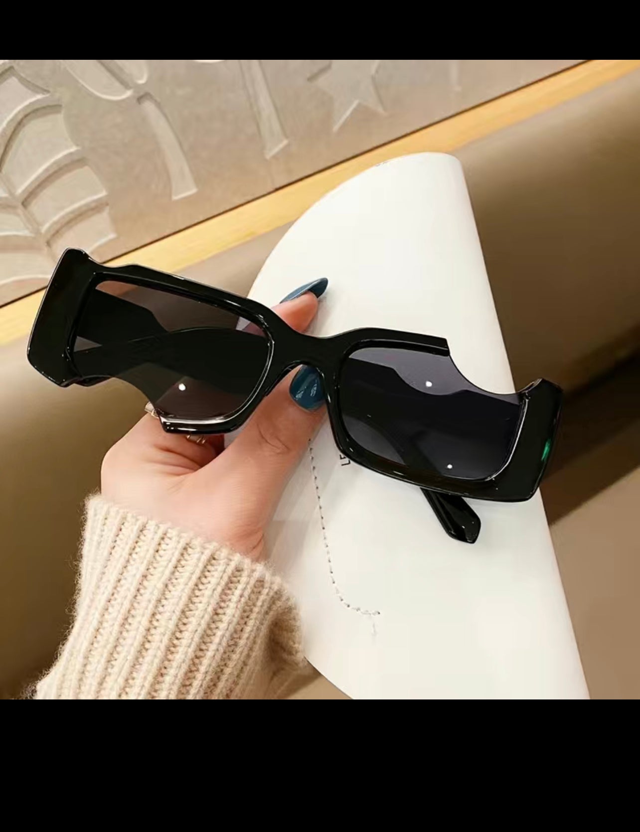 Glasses bitten