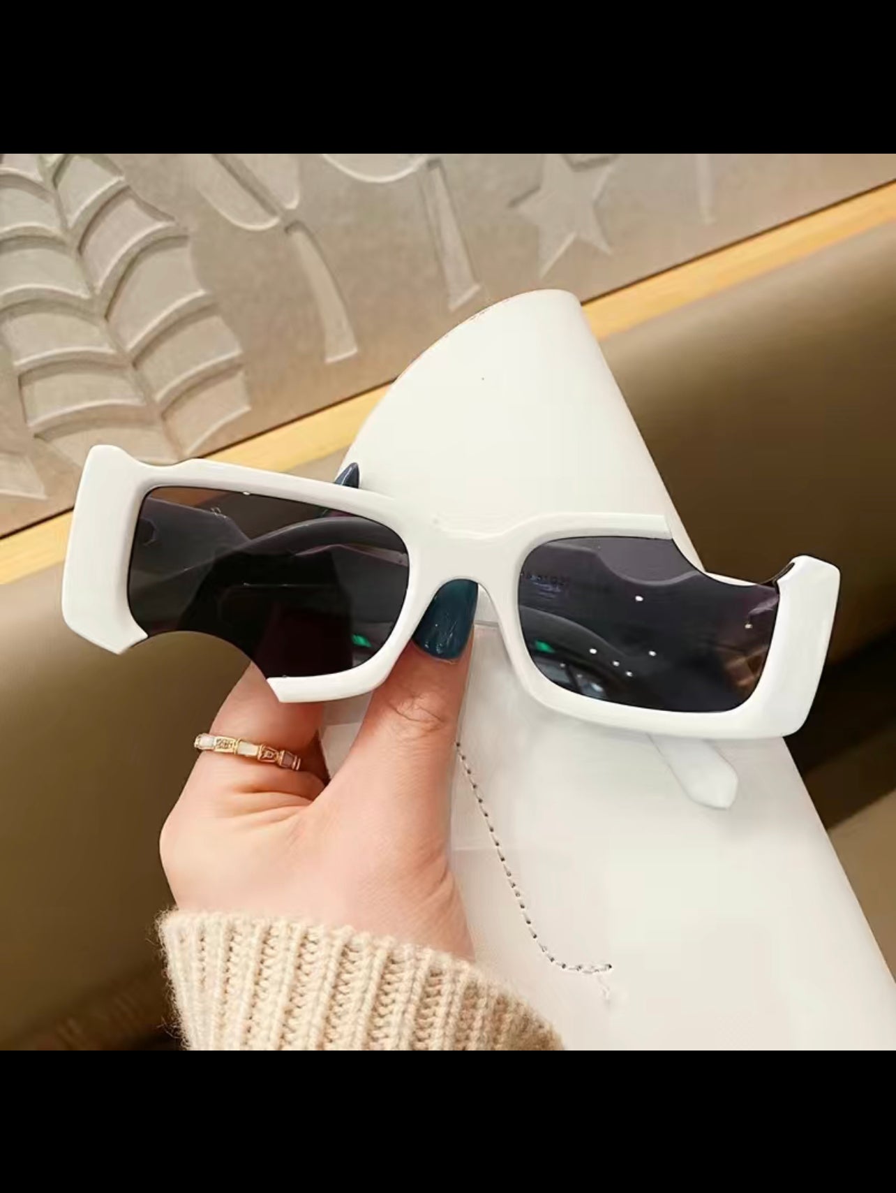 Glasses bitten